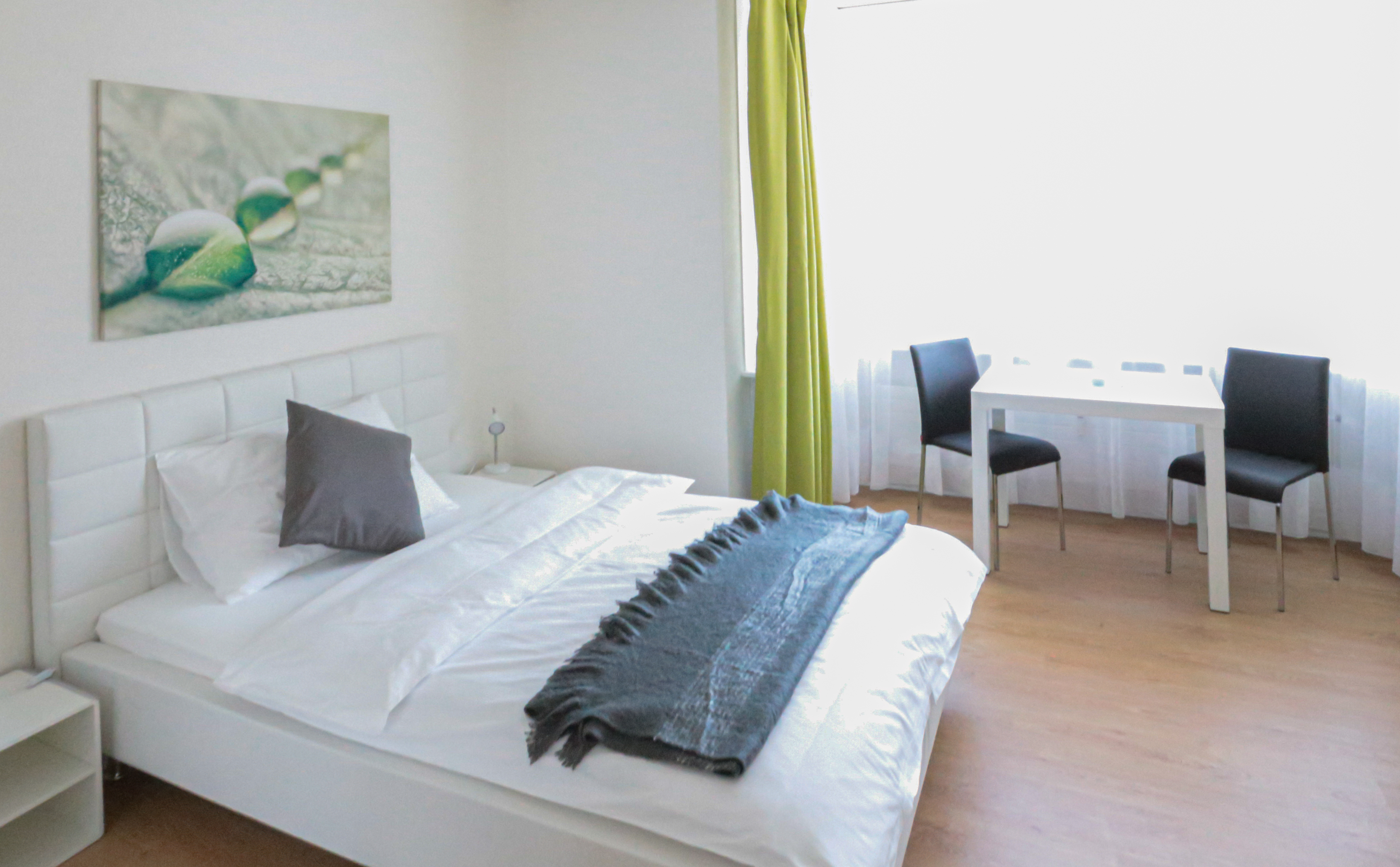 15748874458 6aeaa8307f O