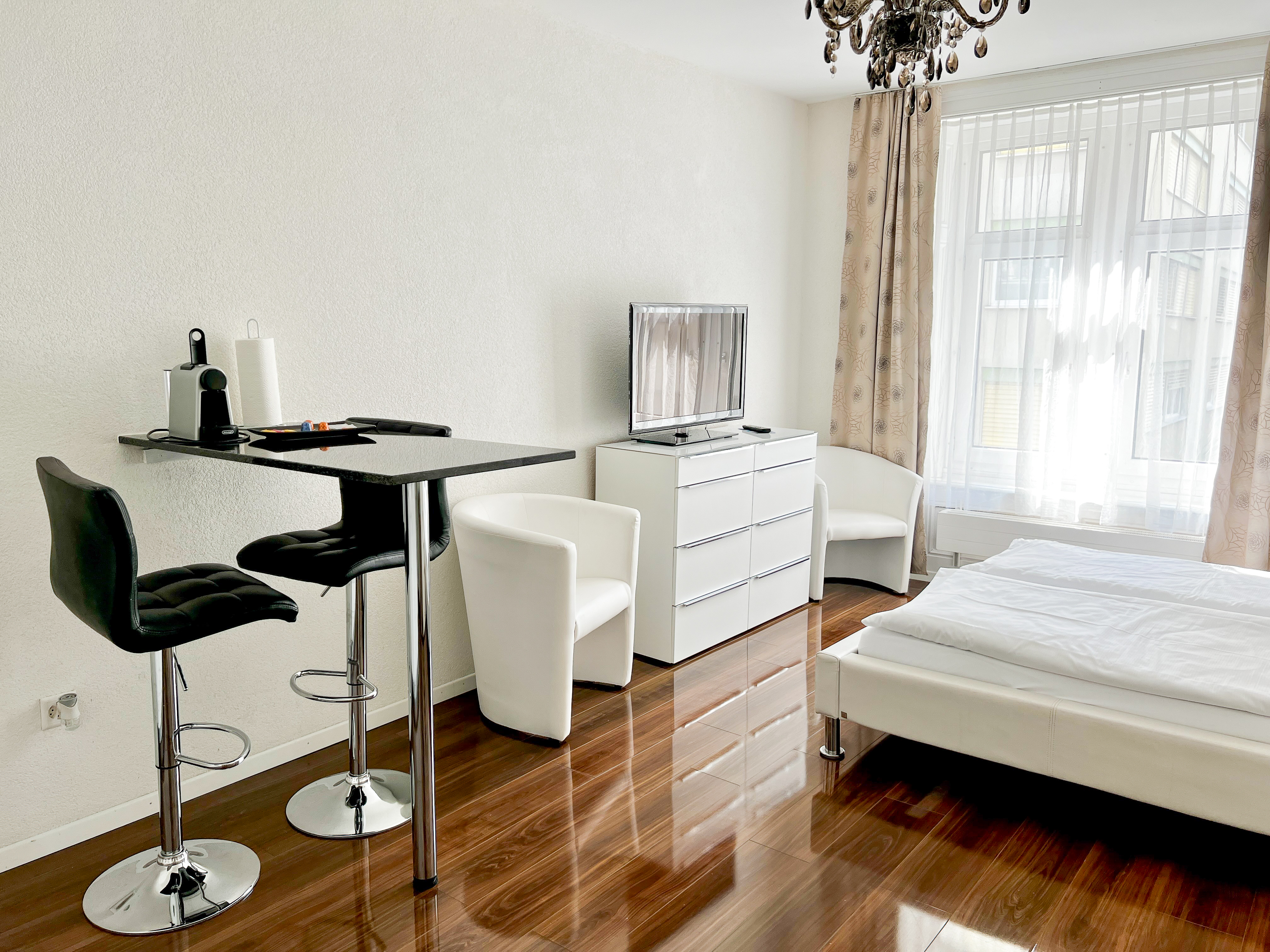 20240607 Union Residence 27R Esstisch