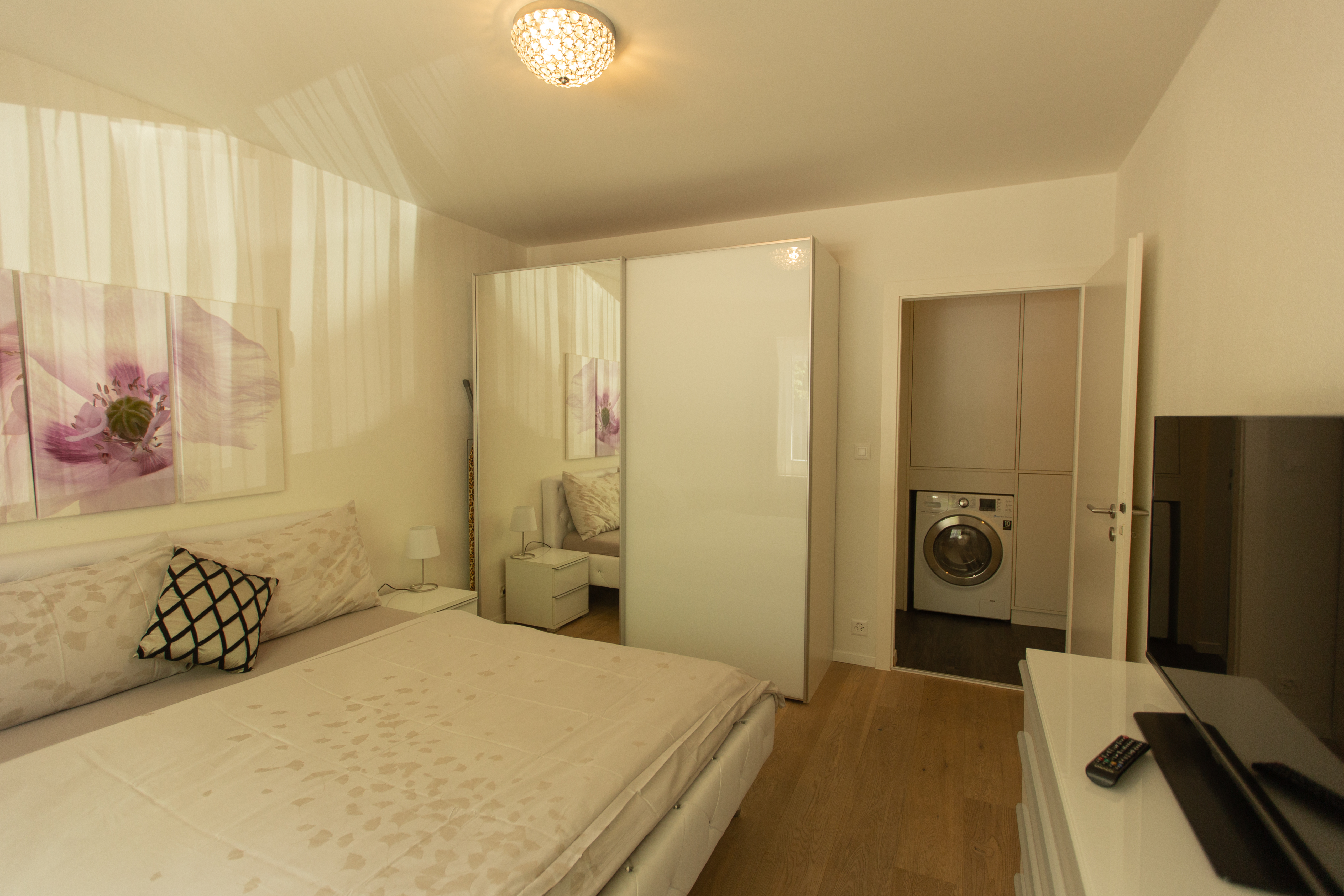 GLANDON GundeliResidence 04-2