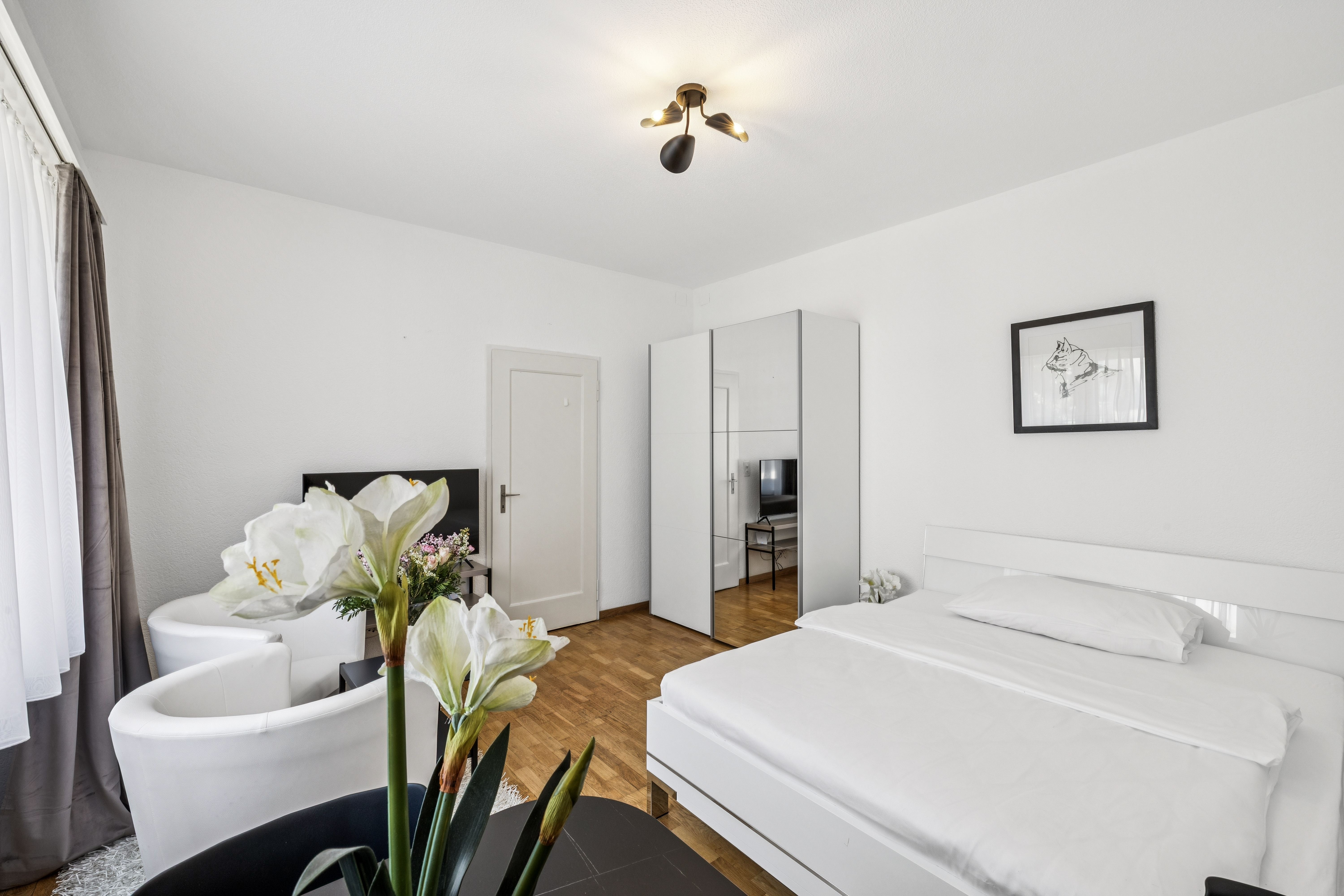 Glandon-apartments-verresius-biel-205jv-schlafzimmer-2