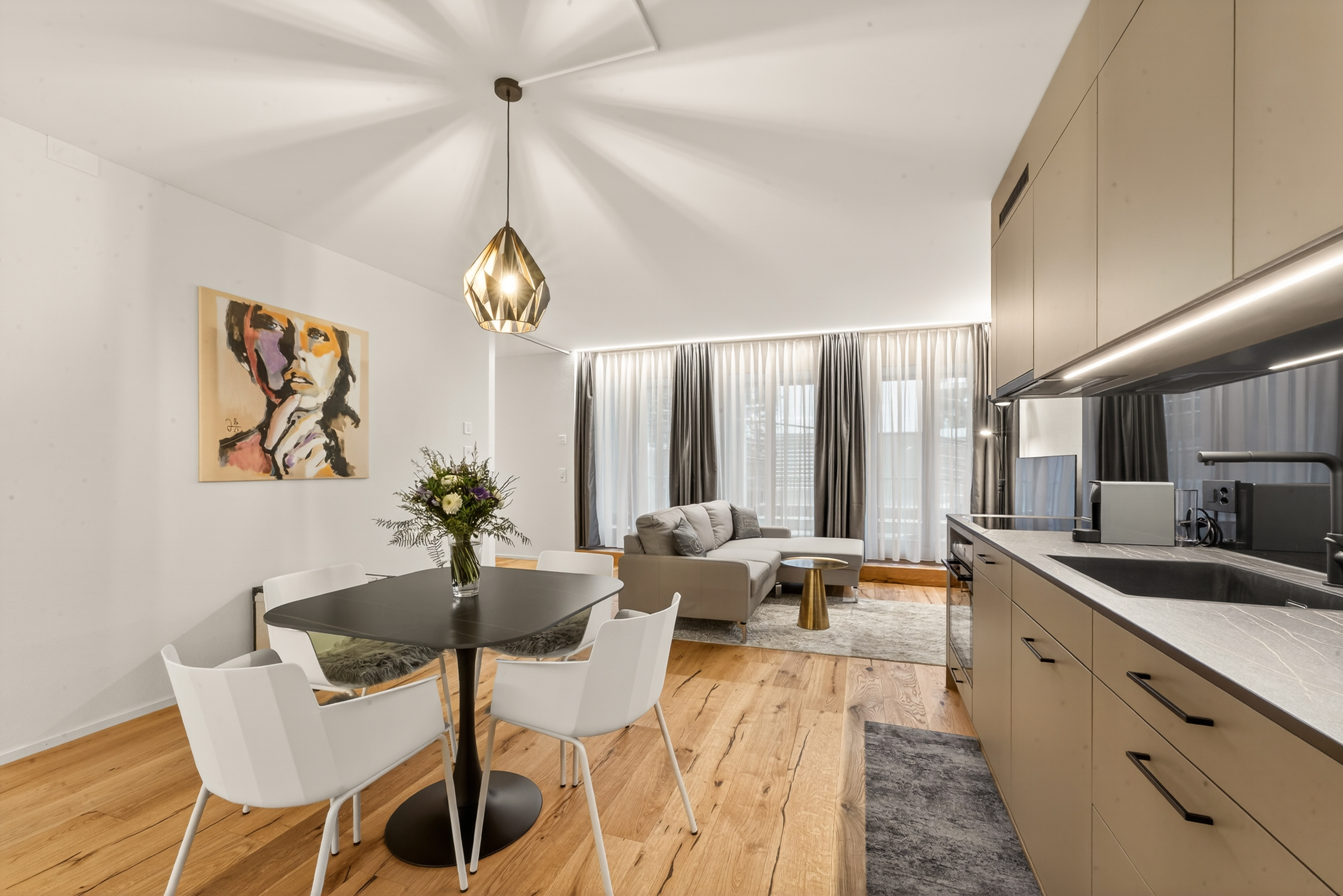 Serviced-apartment-luzern-loewengraben-wohnzimmer-21l-04