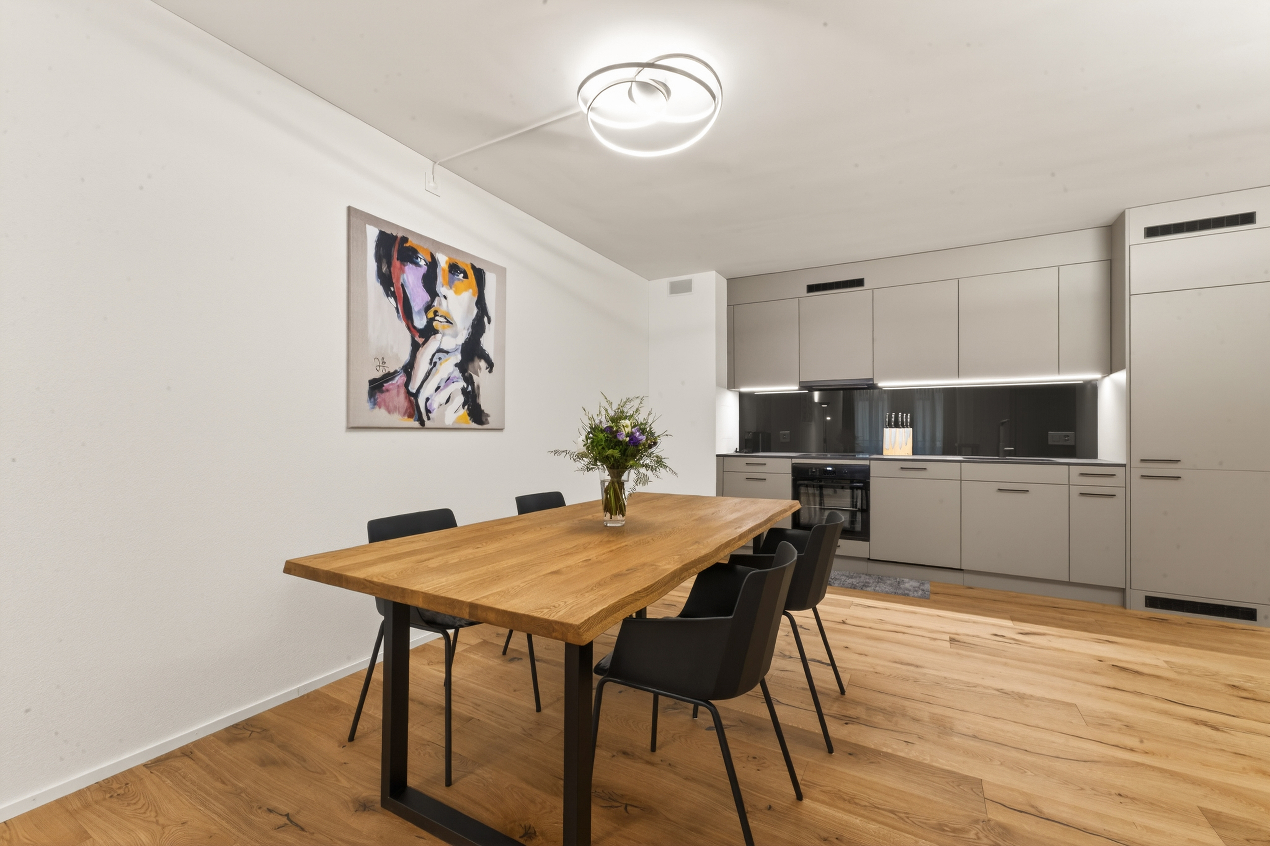 Serviced-apartment-luzern-loewengraben-wohnzimmer-36l-01