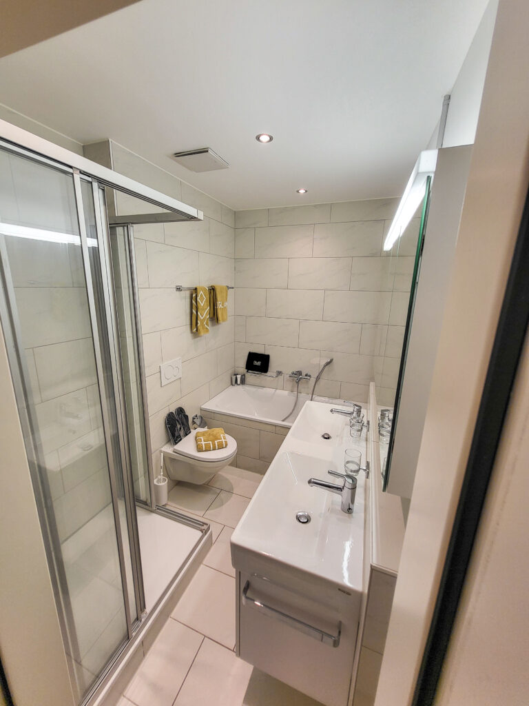 20240710 Wabern 17W Badezimmer
