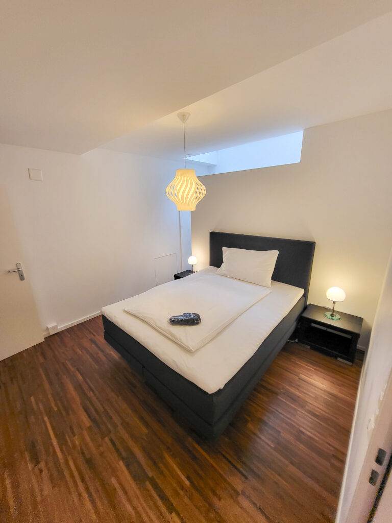 20240710 Wabern 17W Schlafzimmer 2