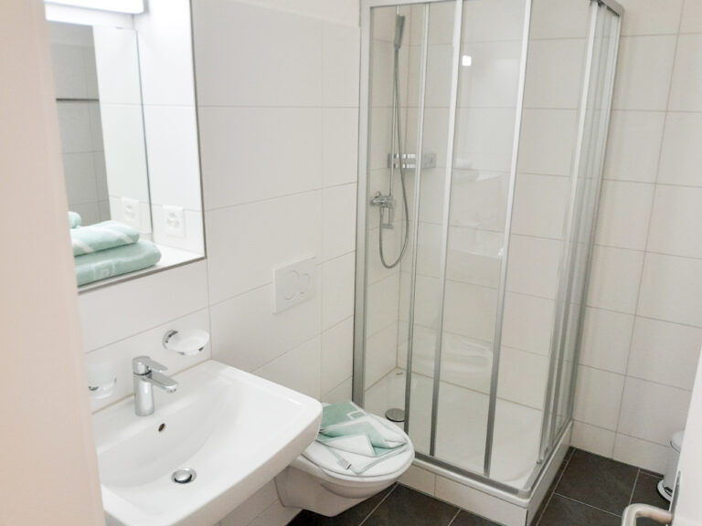 20241002 Steinentor 10T Badezimmer