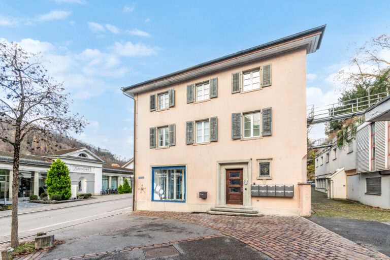 20241204 Villa Zum Schiff Fassade Eingang