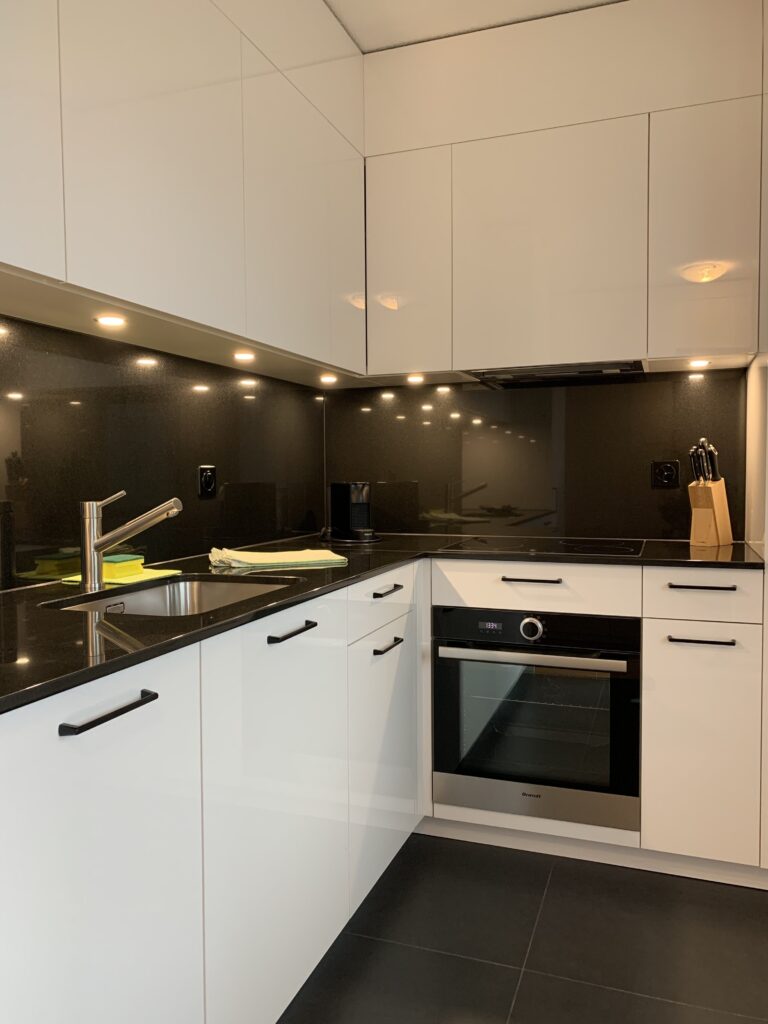 29W - Kitchen
