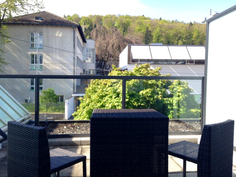 Balcony 18W