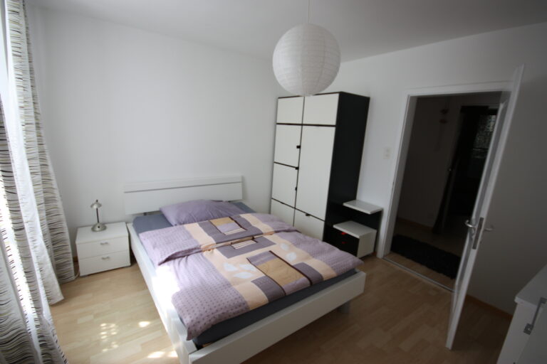 Gartenwohnung Schlafzimmer