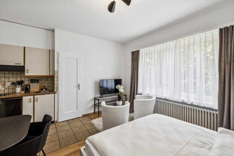 Glandon-apartments-verresius-biel-301jv-wohnzimmer-1