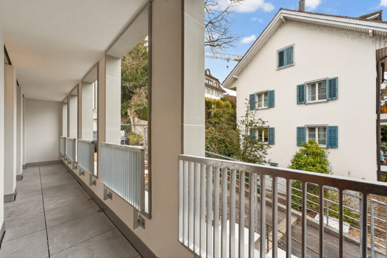 Serviced-apartment-luzern-loewengraben-balkon-31l-02
