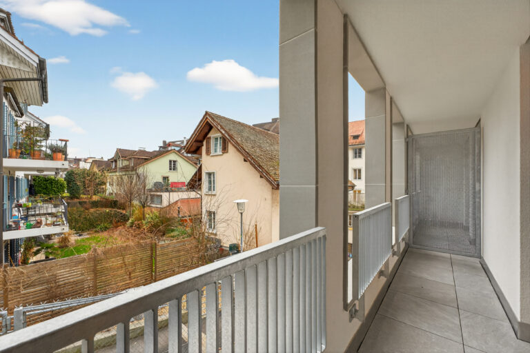 Serviced-apartment-luzern-loewengraben-balkon-32l-02
