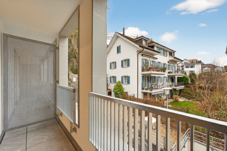 Serviced-apartment-luzern-loewengraben-balkon-33l-01