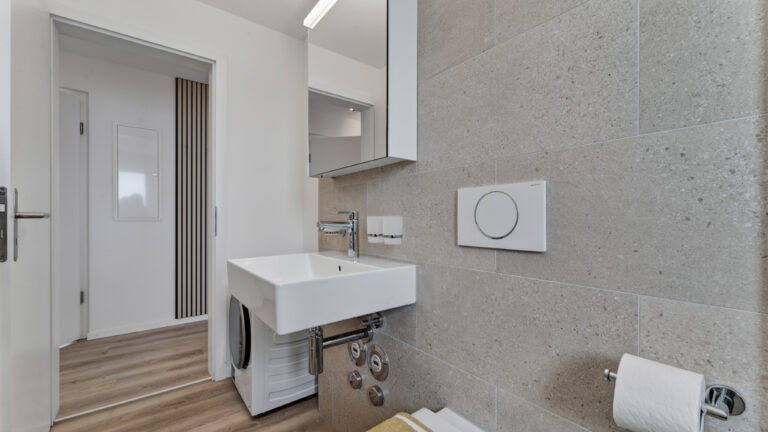 Serviced-apartment-biel-esplanade-bathroom-43EP-03