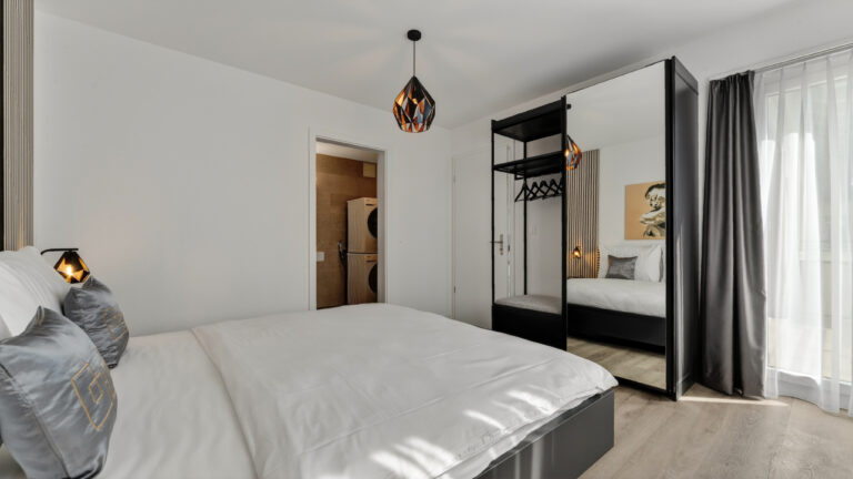Serviced-apartment-biel-esplanade-bedroom-42EP-05