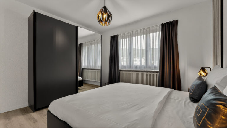 Serviced-apartment-biel-esplanade-bedroom-45EP-03