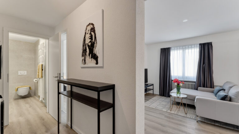 Serviced-apartment-biel-esplanade-entrance-hallway-41EP