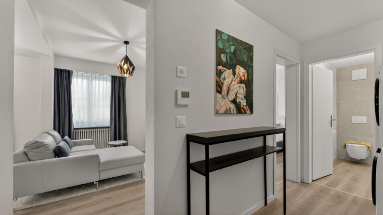 Serviced-apartment-biel-esplanade-entrance-hallway-45EP-01