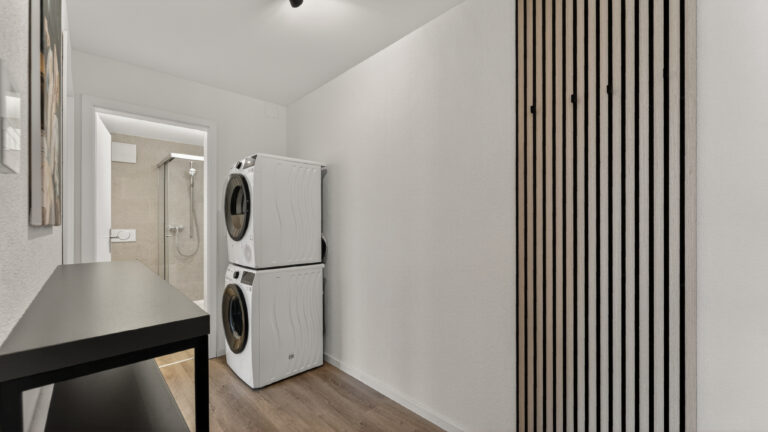Serviced-apartment-biel-esplanade-entrance-hallway-45EP-02